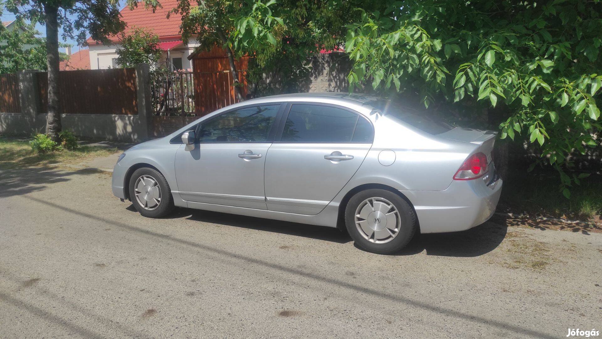 Honda Civic Hybrid (!!! 2 éves akksival !!!)