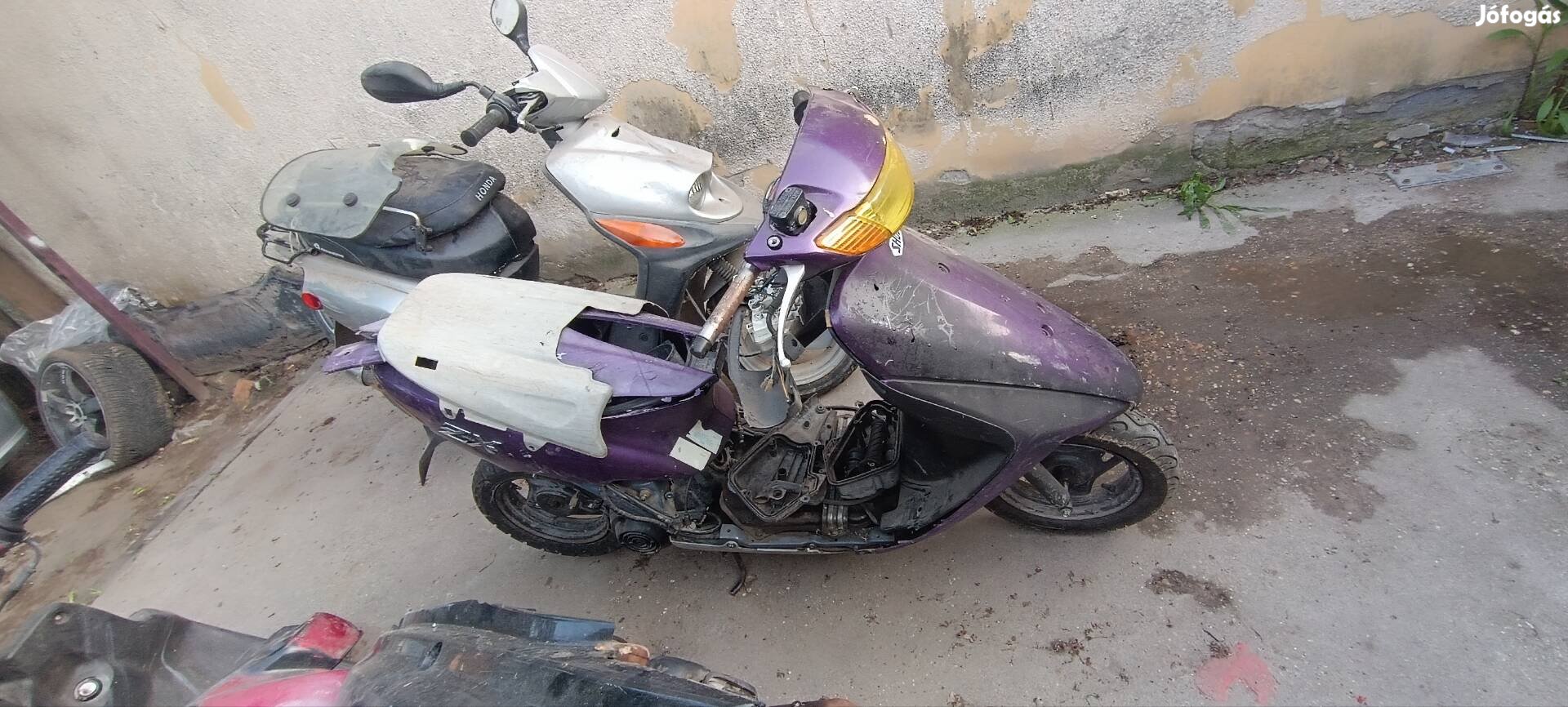 Honda Dio Af34 alkatreszei eladók.