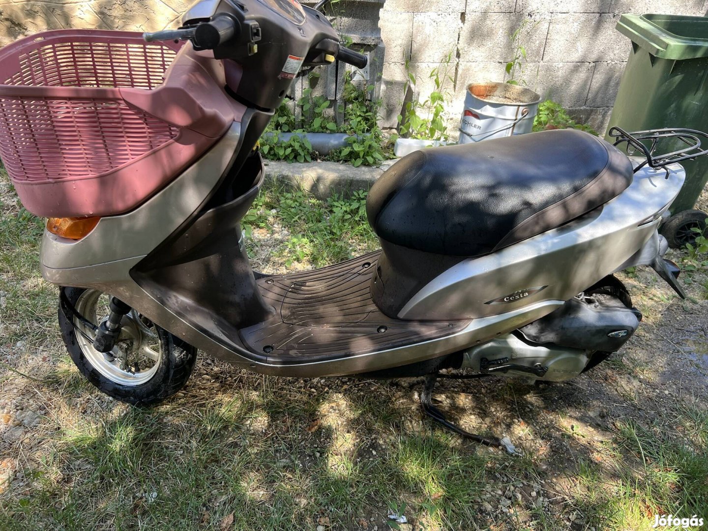Honda Dio, Cesta, Robogó 