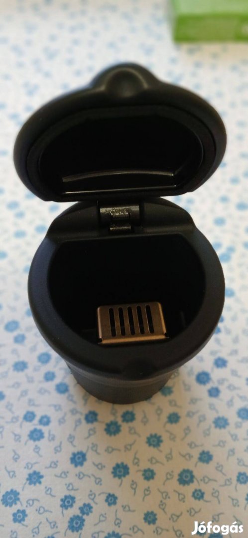 Honda Eredeti gyári hamutartó