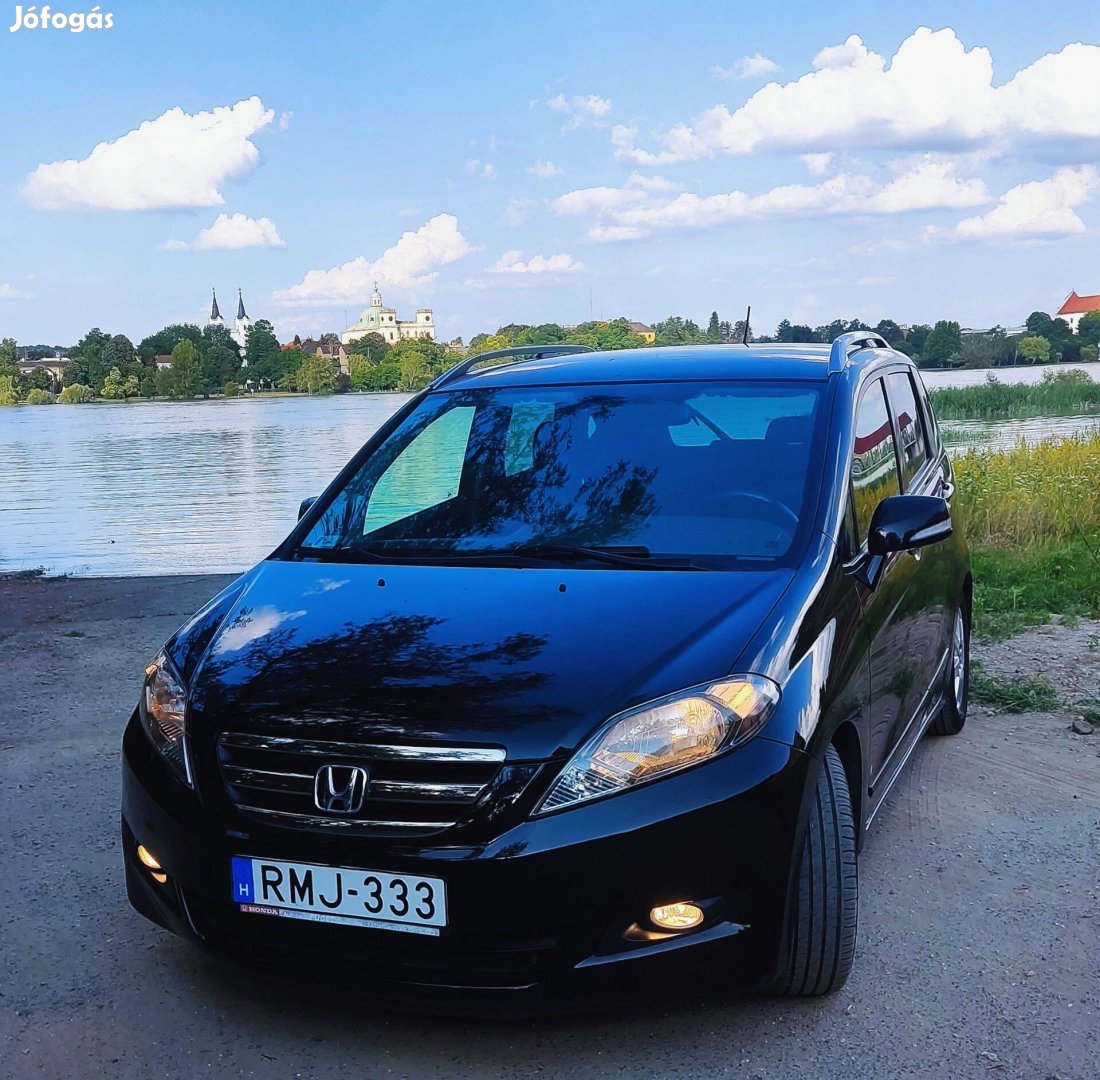 Honda FR-V, 6 személyes jó családi autó év eleji áreséssel