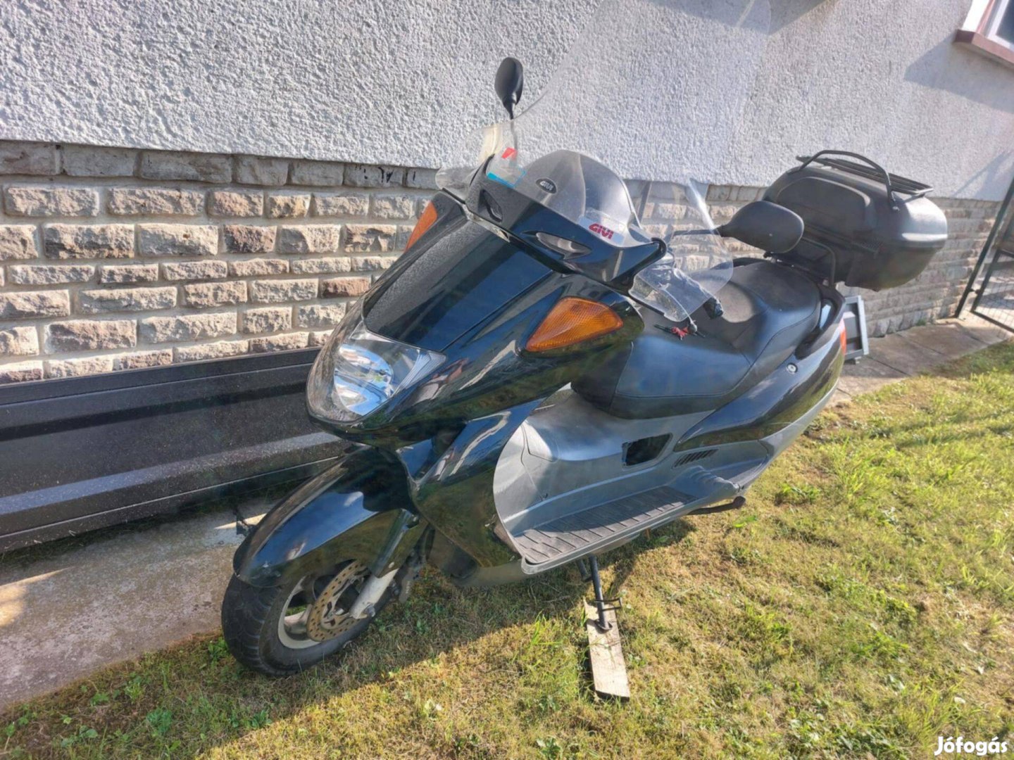 Honda Foresight Fes 250 15KW Nagytestű robogó japánban gyártott