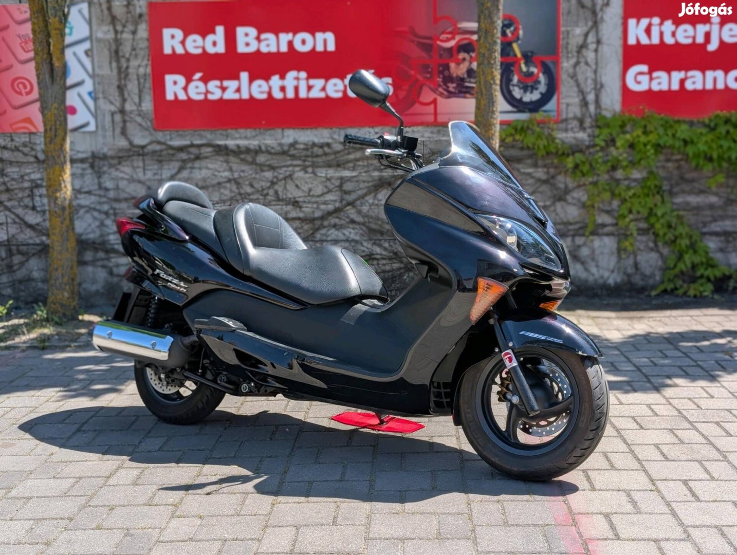 Honda Forza Entry Bike! RED Baron Garanciával!...