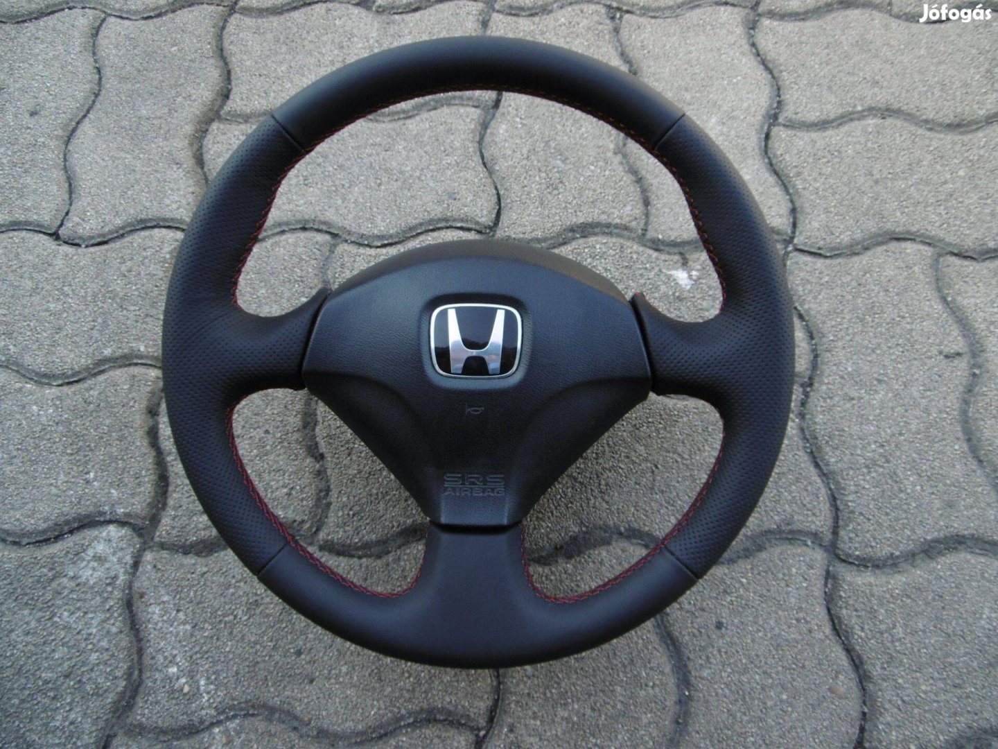 Honda Frissen Bőrözött Sport Kormány és Légzsák