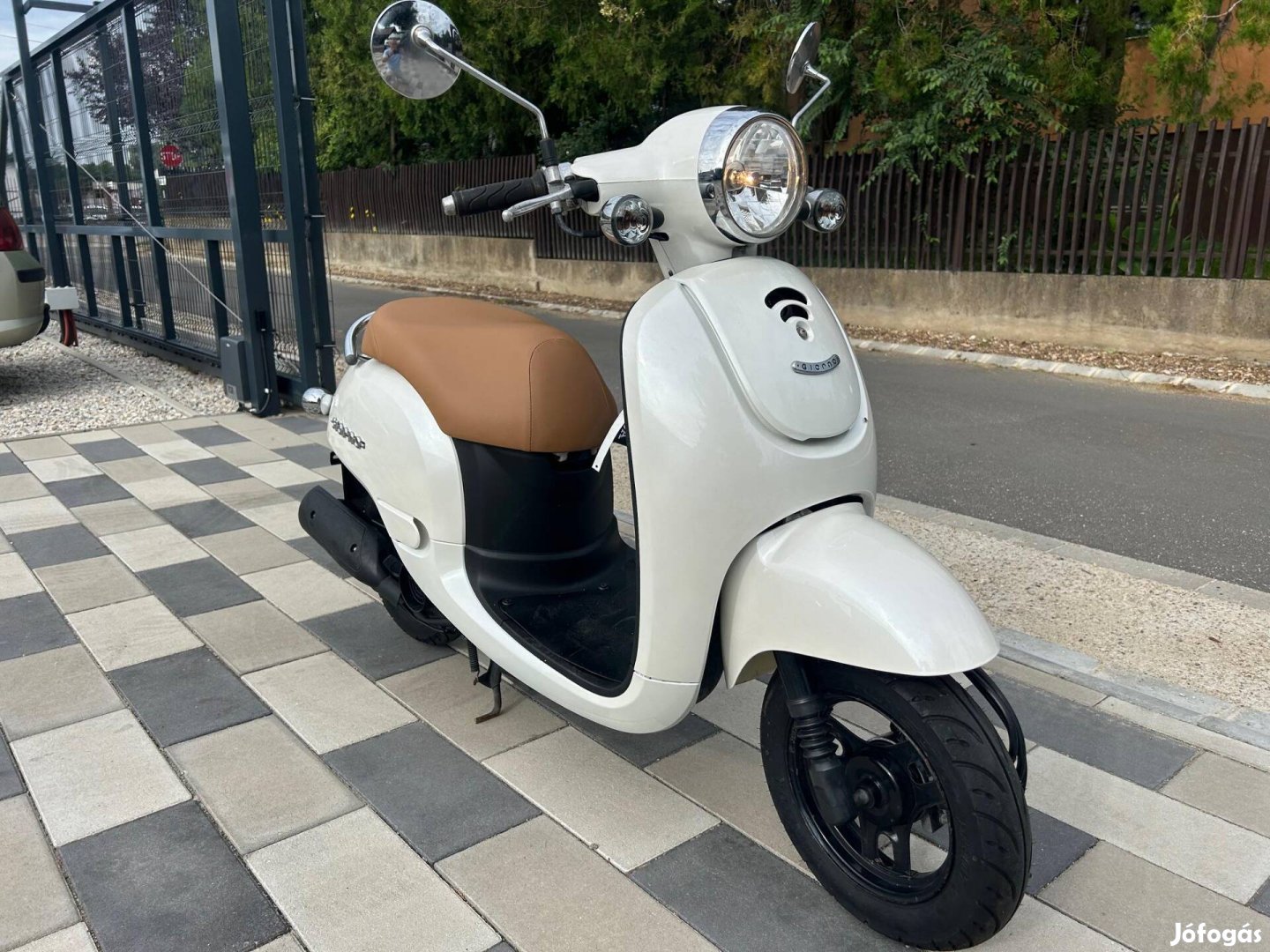 Honda Giorno 4 ütemű---gyönyörű állapot---fehér...