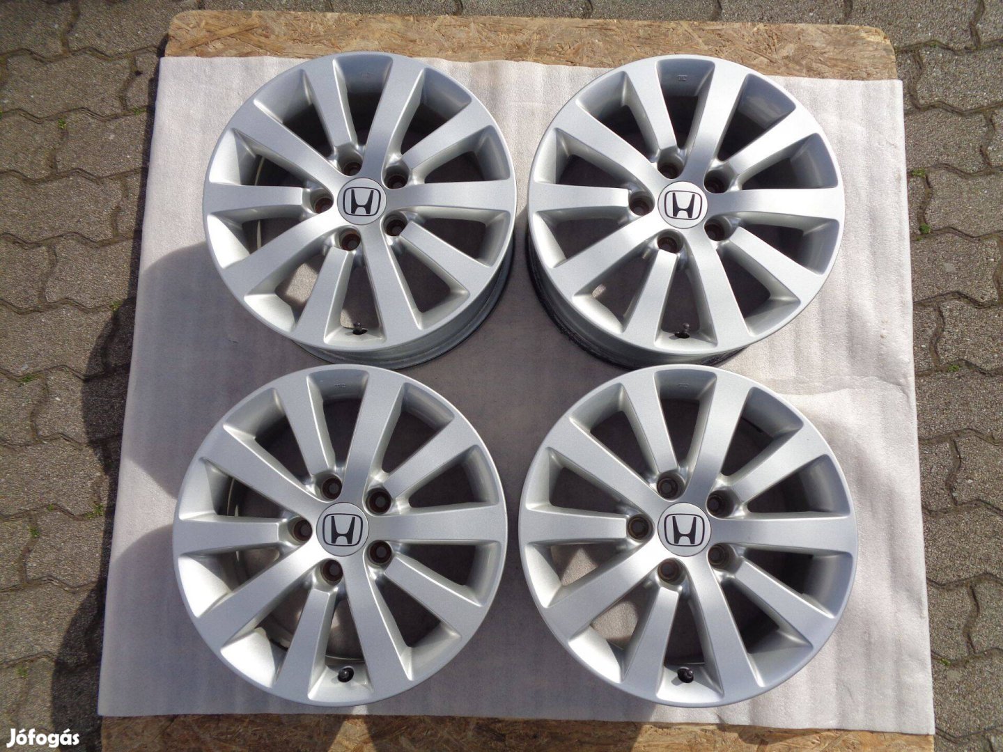 Honda Gyári alufelni 16-os, 5×114.3-as osztó, szép állapotban eladó