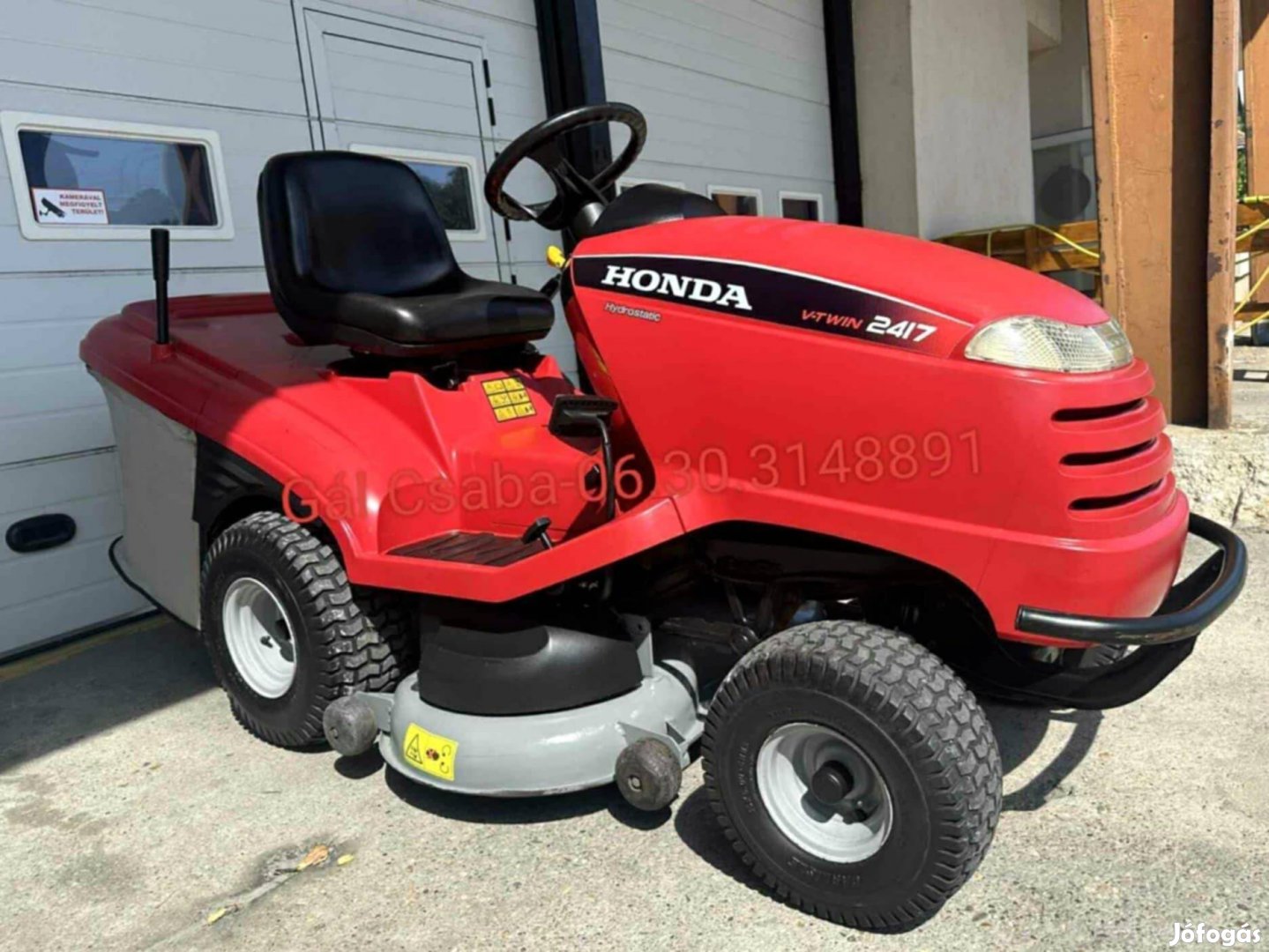 Honda HF2417 V2 17HP Fűnyíró traktor Fűnyírótraktor