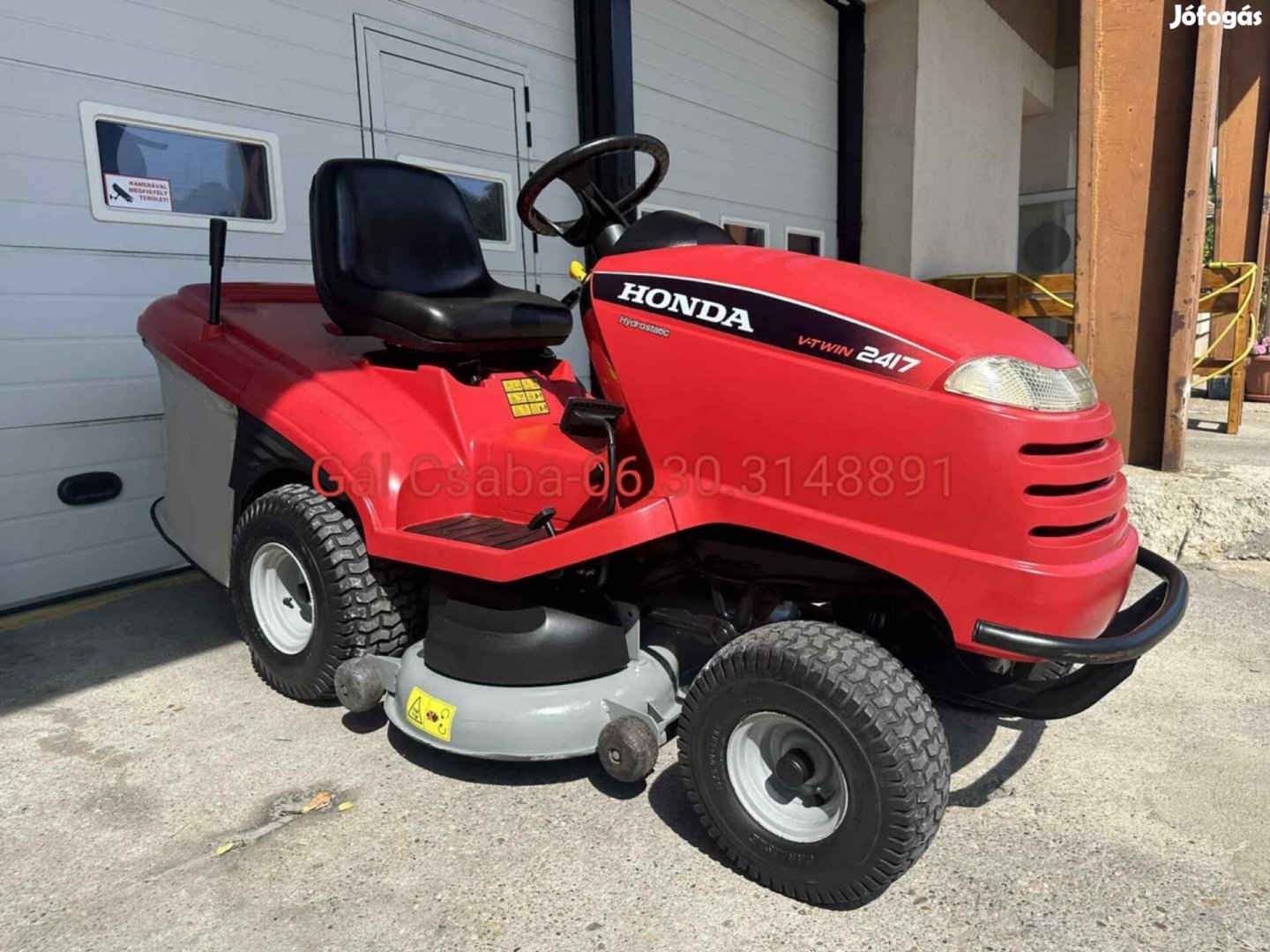 Honda HF2417 V2 17HP Fűnyíró traktor Fűnyírótraktor