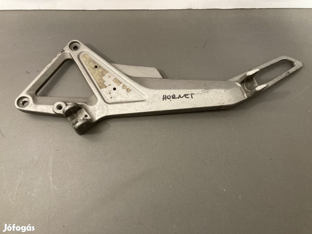 Honda Hornet 600 bal lábtartó konzol
