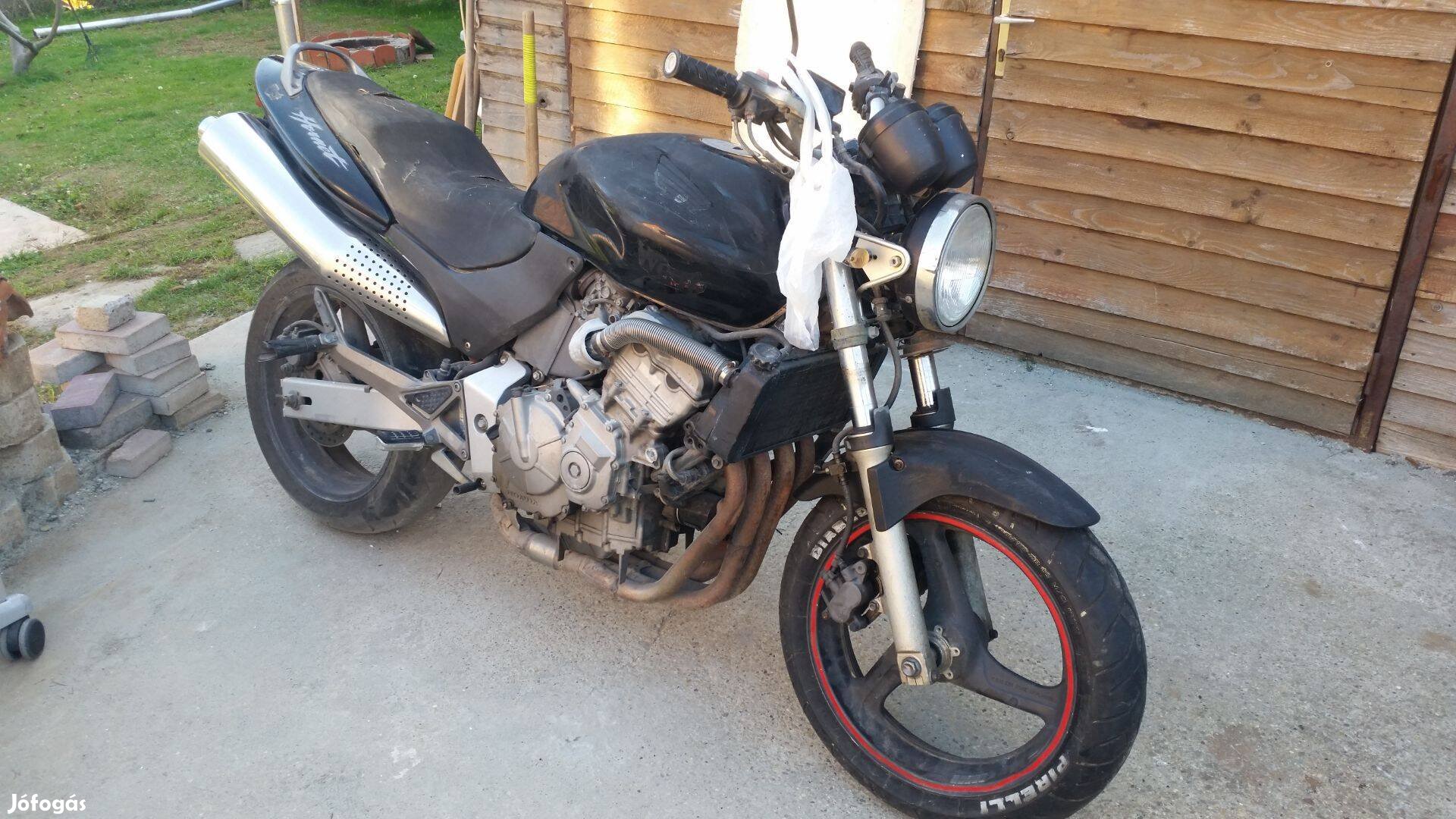 Honda Hornet bontott alkatrészek