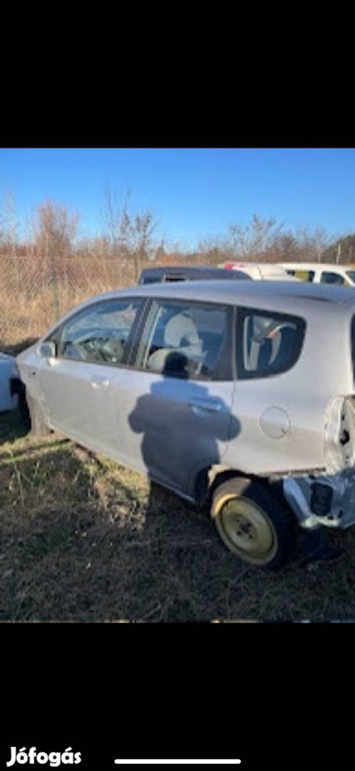 Honda Jazz 2004-es Benzines alkatrészek!
