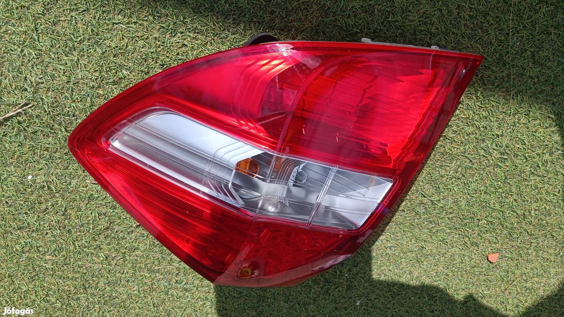 Honda Jazz 2 2012 facelift hátsó lámpa piros fehér Led gyári jobb