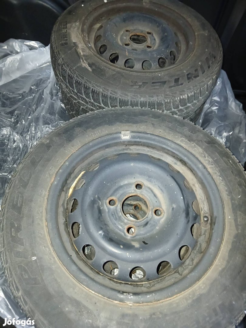 Honda Jazz lemezfelni téligumival (155/80 R13)