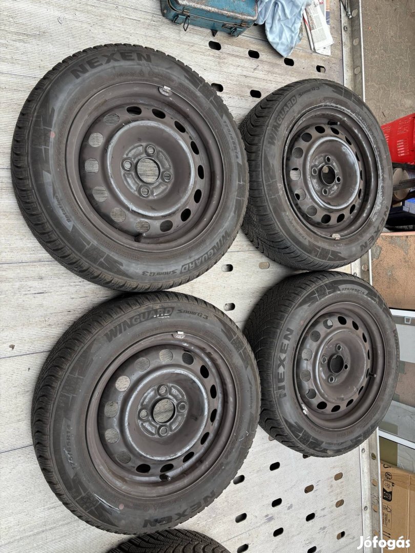 Honda Jazz téli lemezfelni szett 175/65 r14 teligumi
