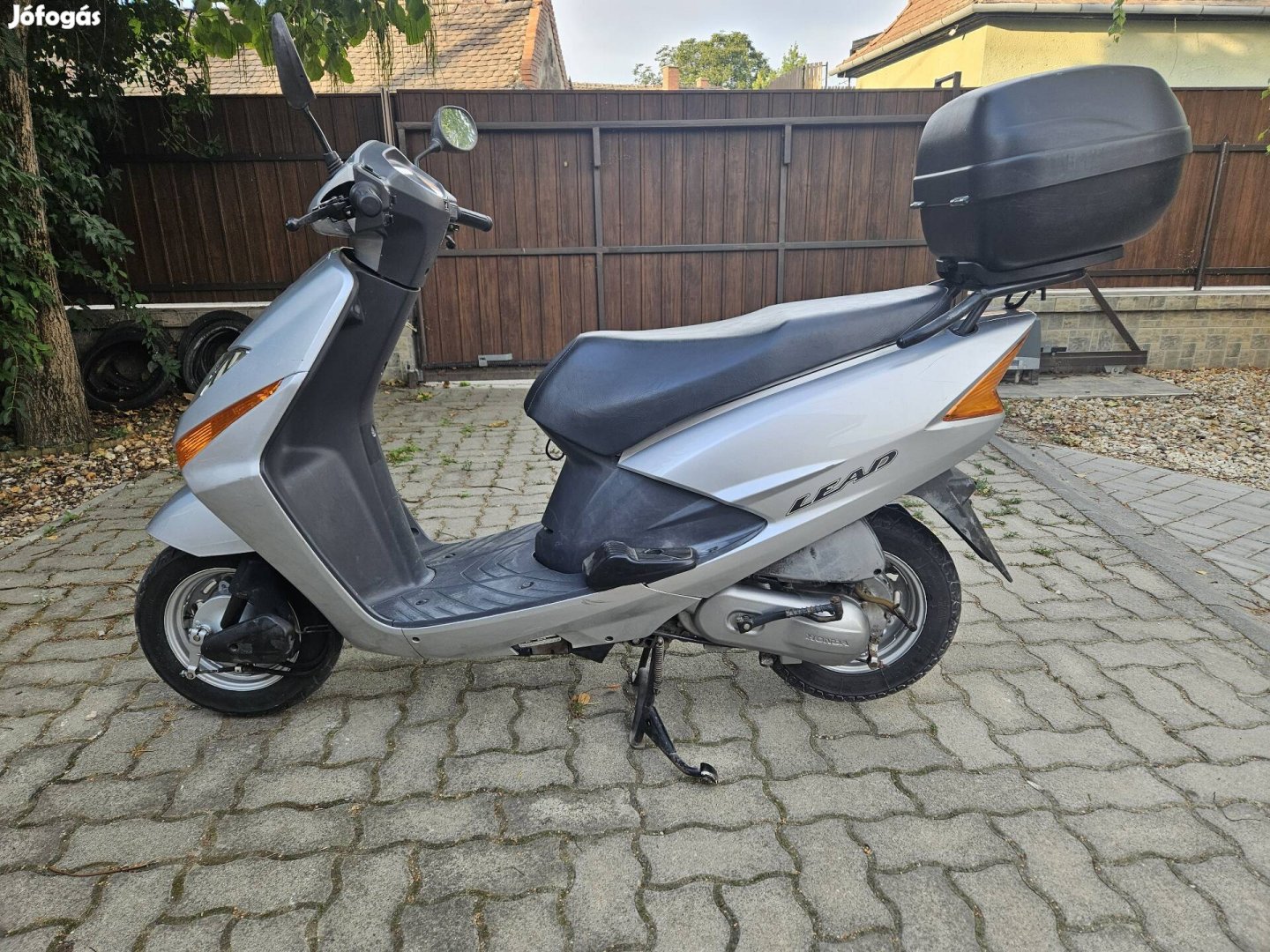 Honda Lead 4T 100/50 robogó 