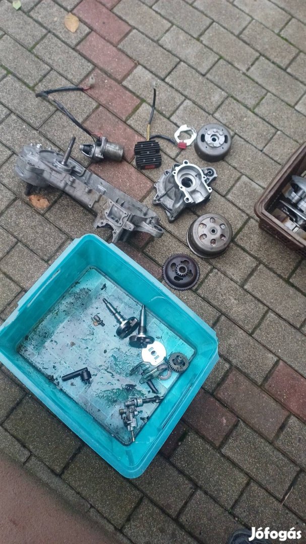 Honda Lead alkatrész.