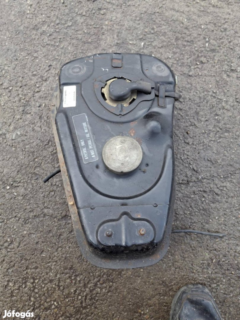 Honda Lead tank 