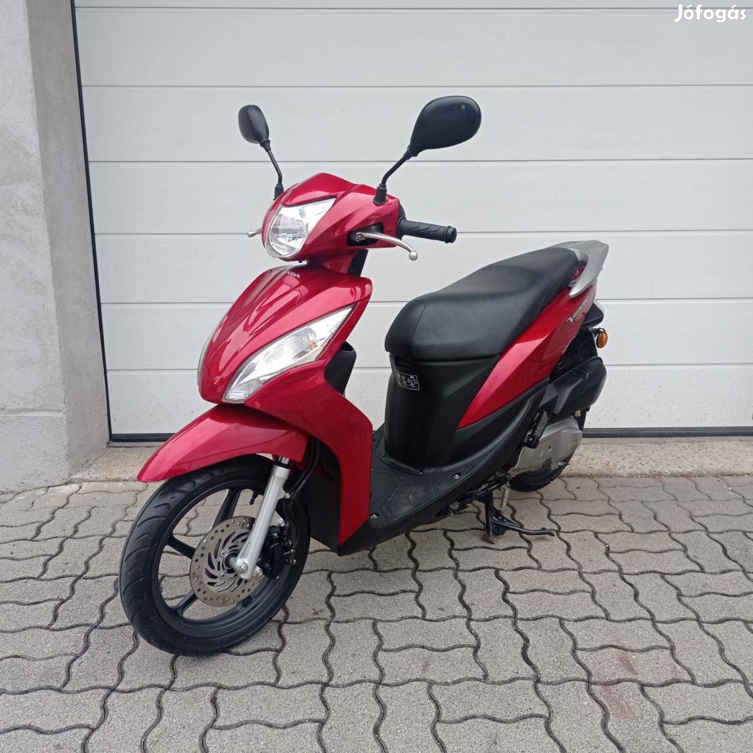 Honda NSC 50 Vision 50 4T Injektoros. Újszerű!...