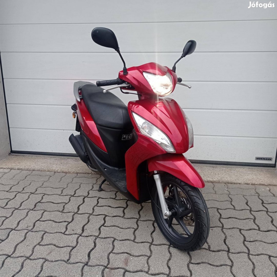 Honda NSC 50 Vision 50 4T Injektoros. Újszerű!...