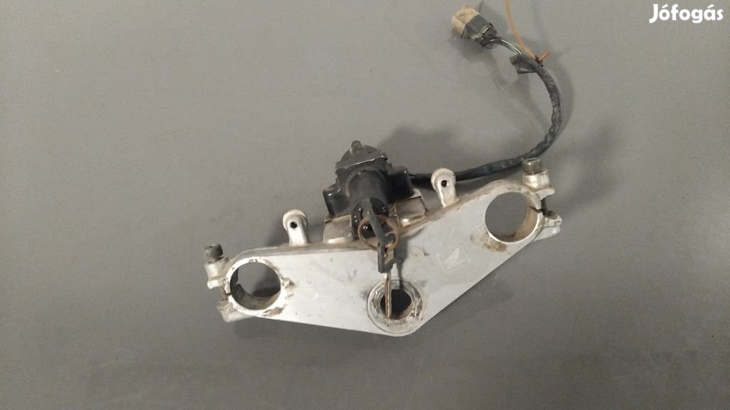Honda NSR 125 - Gyújtáskapcsoló és felső villahíd
