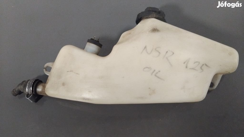 Honda NSR 125 - Olajtartály