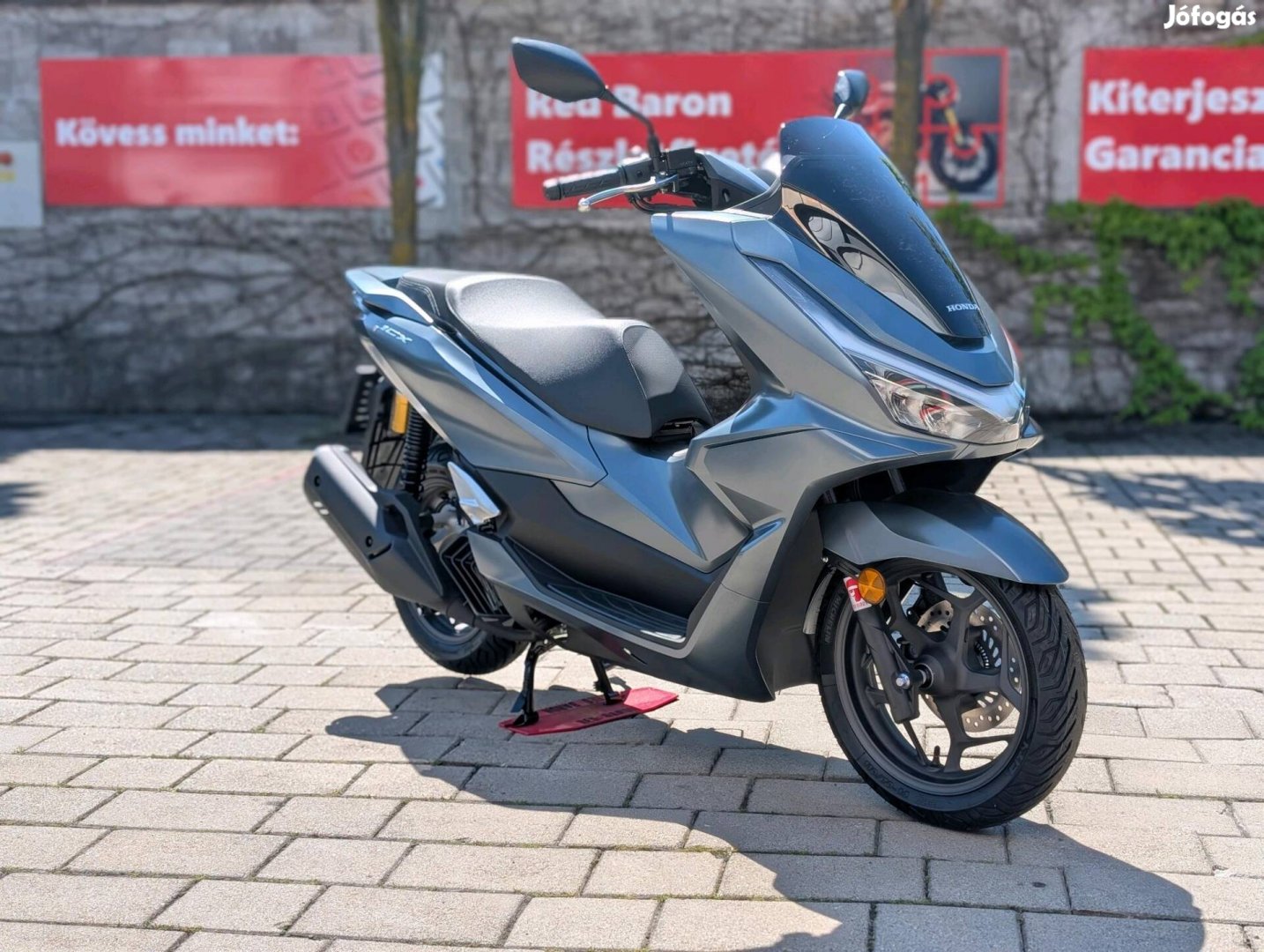 Honda PCX 125 Ajándék dobozzal! 6 év kiterjeszt...