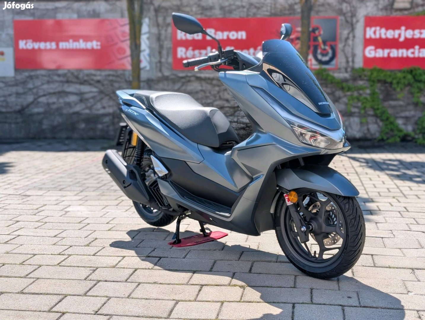 Honda PCX 125 Ajándék dobozzal! 6 év kiterjeszt...