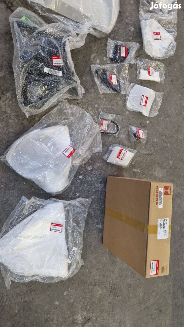 Honda PCX gyári új idomok