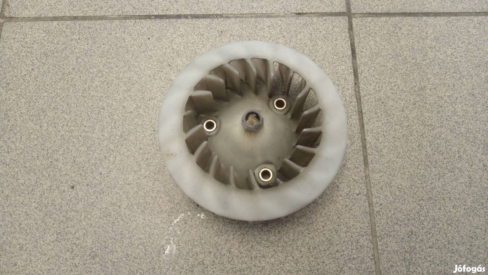 Honda SCV100 Lead ventilátor