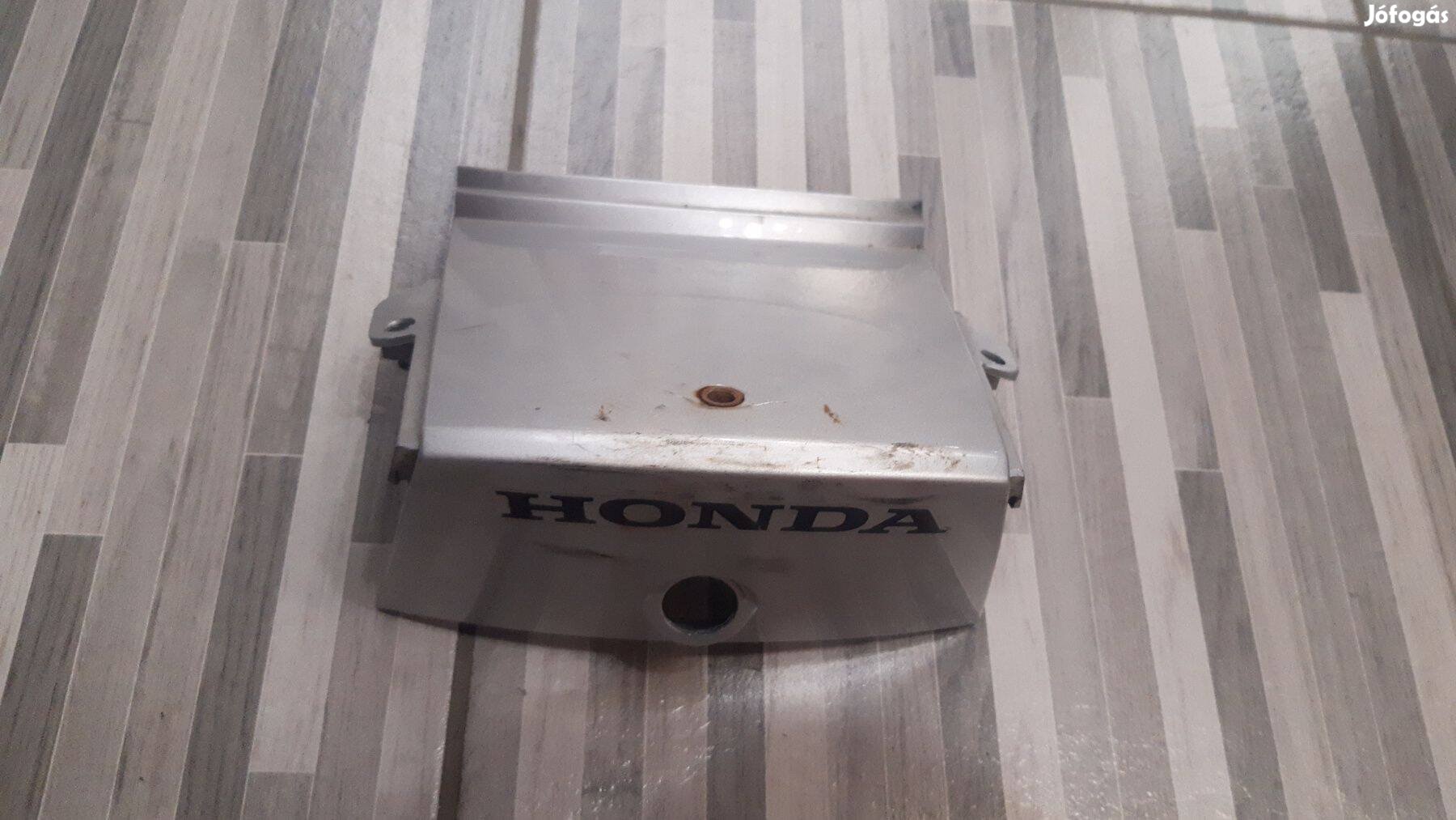 Honda SCV 100 Lead hátsó összekötő idom