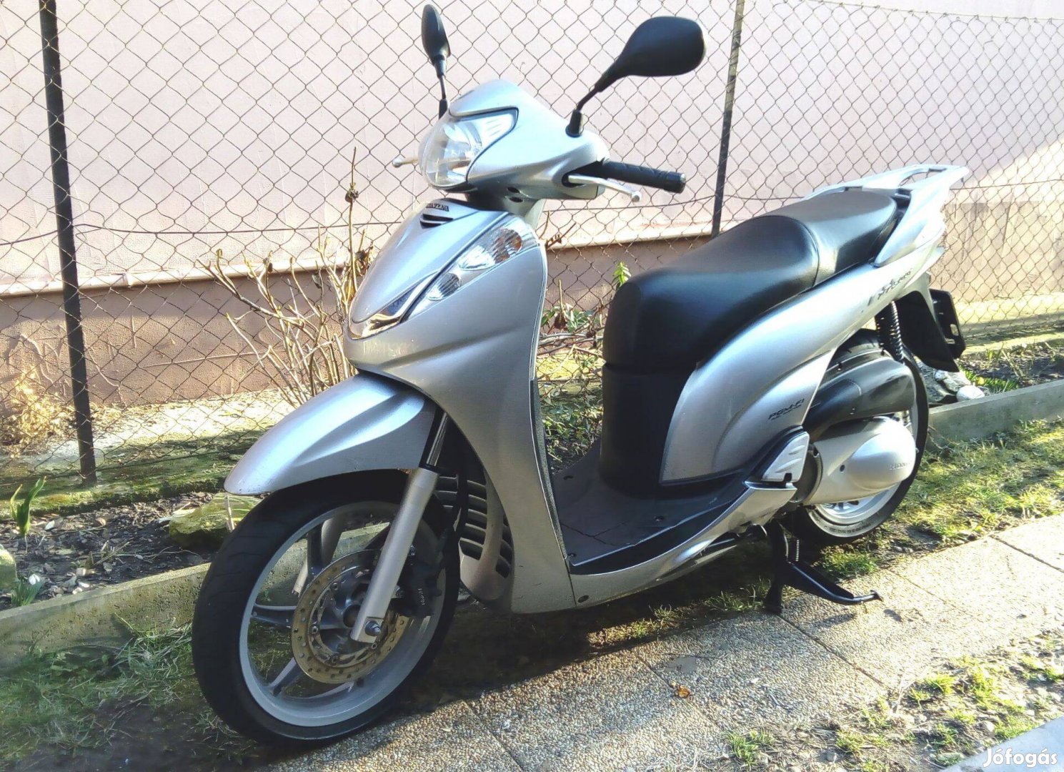 Honda SH 300 Alkatrészek