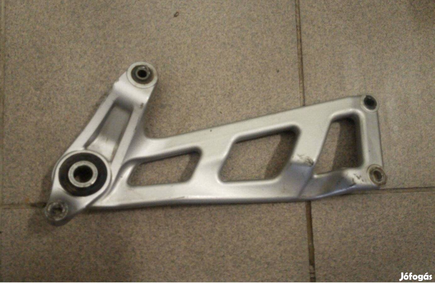 Honda SH 50 kipufogó tartó