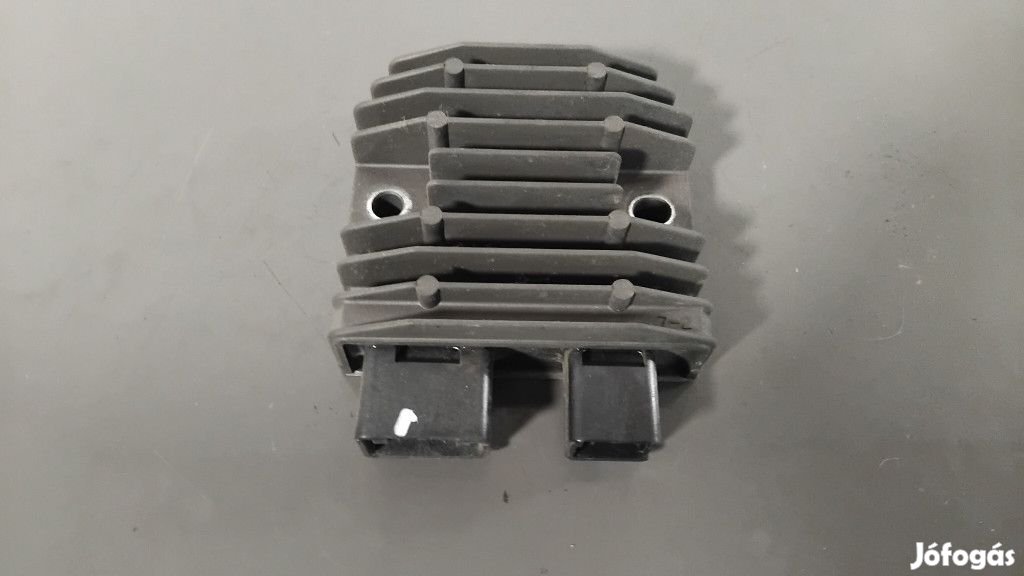 Honda SWT 400 (2009-2013) - Feszültségszabályzó