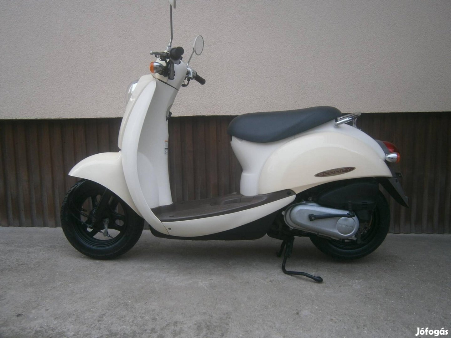 Honda Scoopy 4-T kitűnő állapot házhoz is