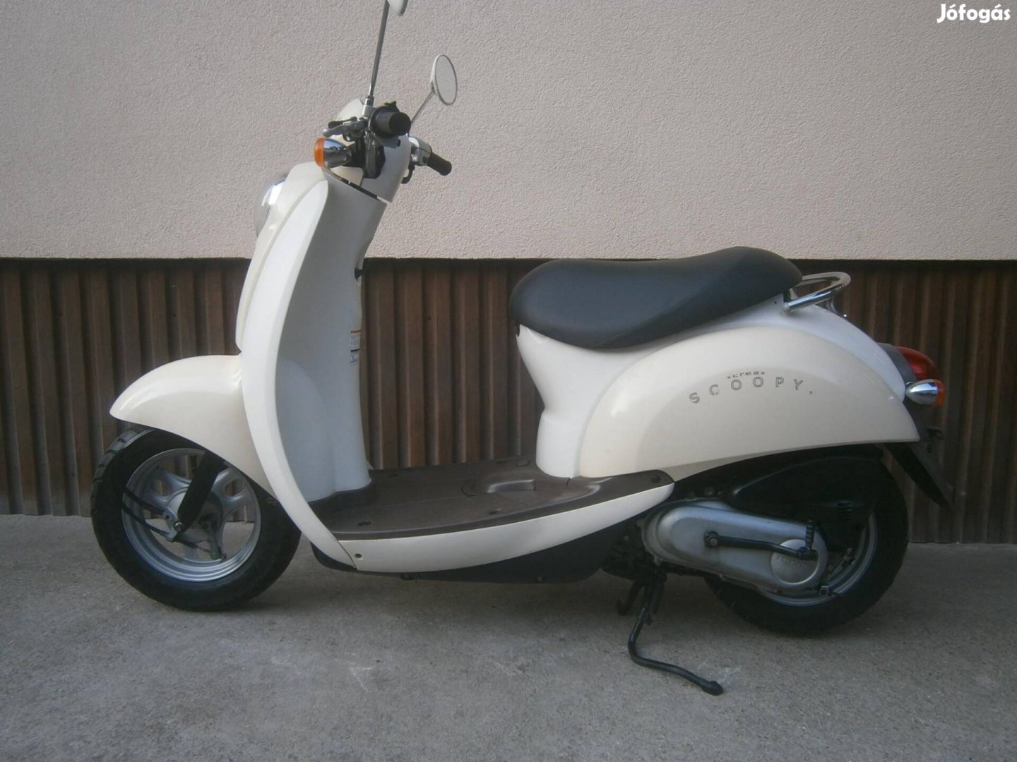 Honda Scoopy 4-T kitűnő állapot házhoz is