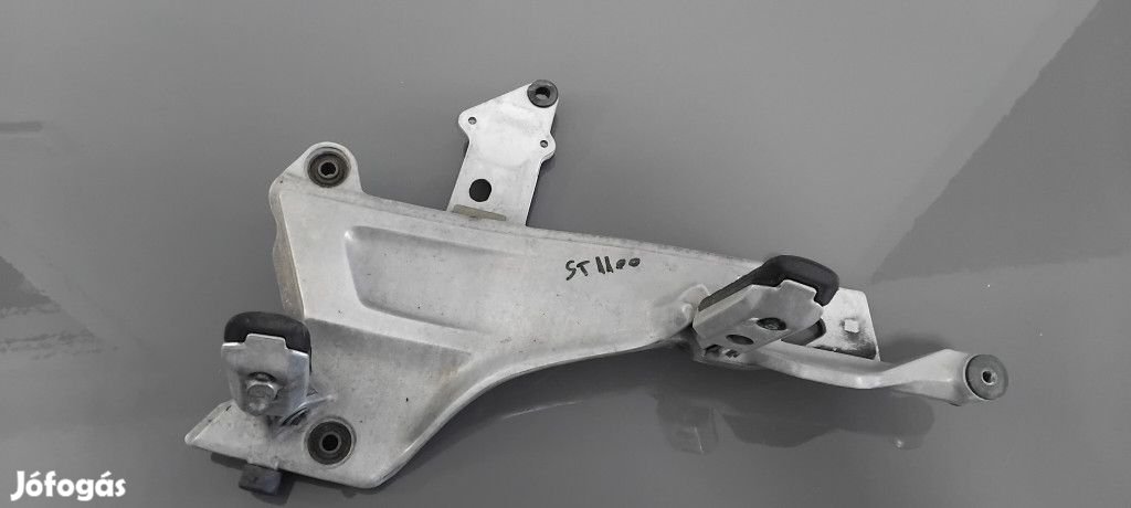 Honda St 1100 Pan European Bal oldali lábtámasz