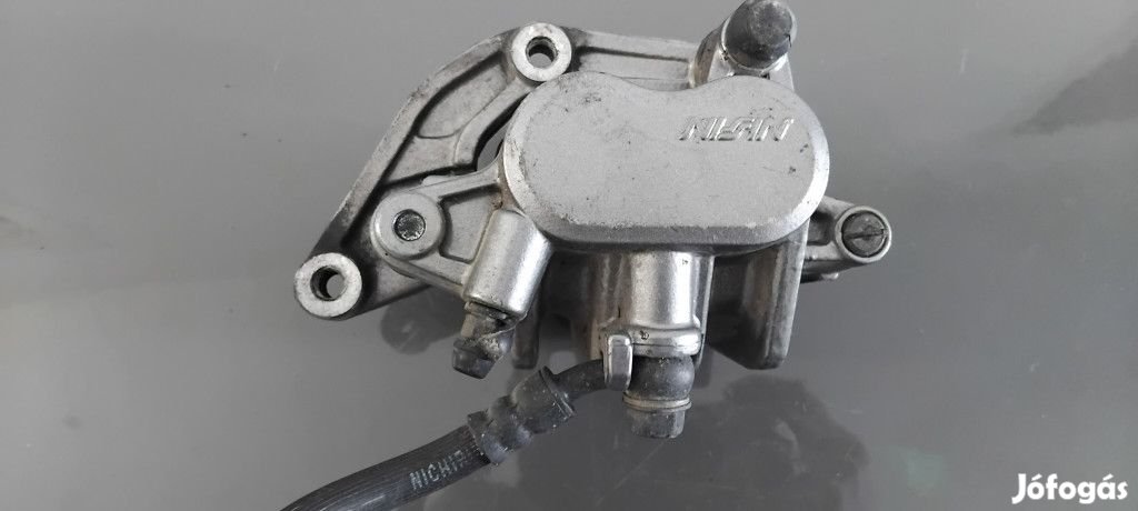 Honda St 1100 Pan European Jobb első féknyereg
