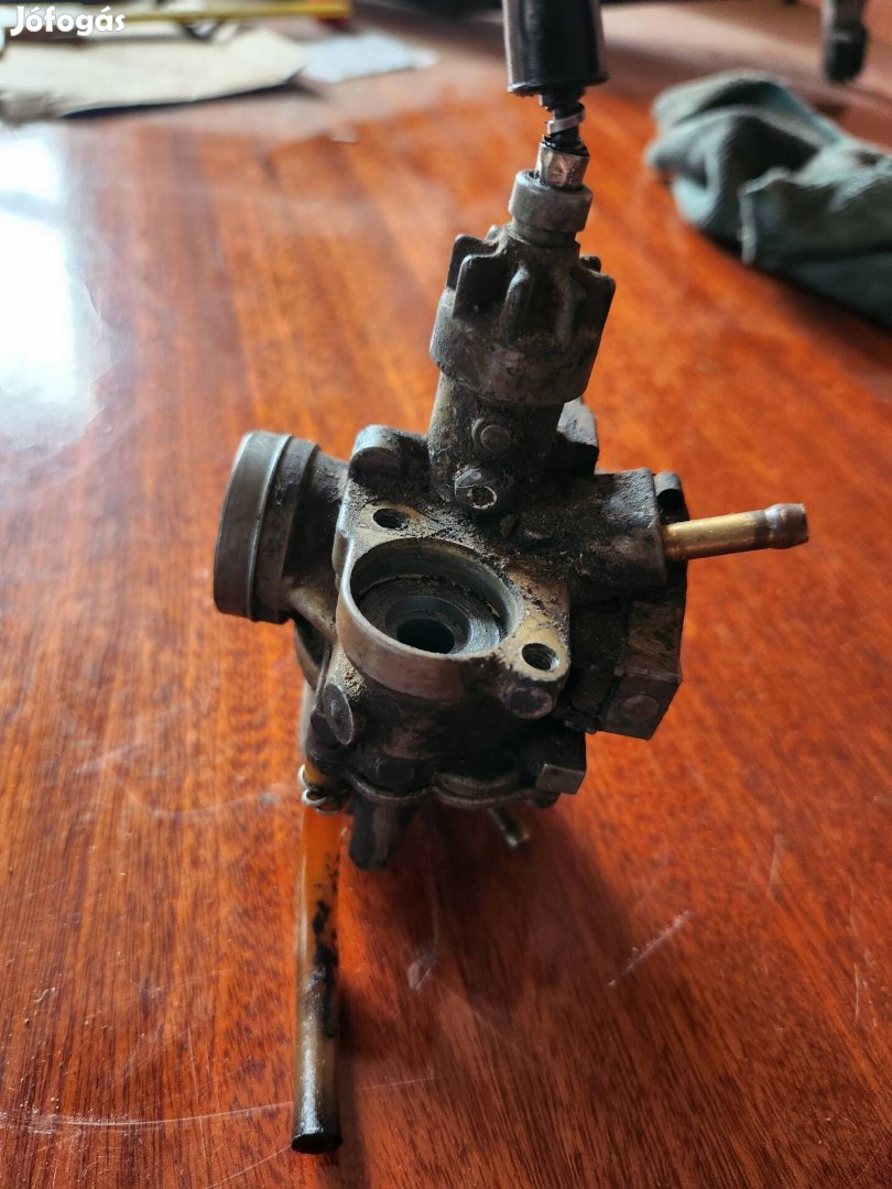 Honda Tact karburátor.