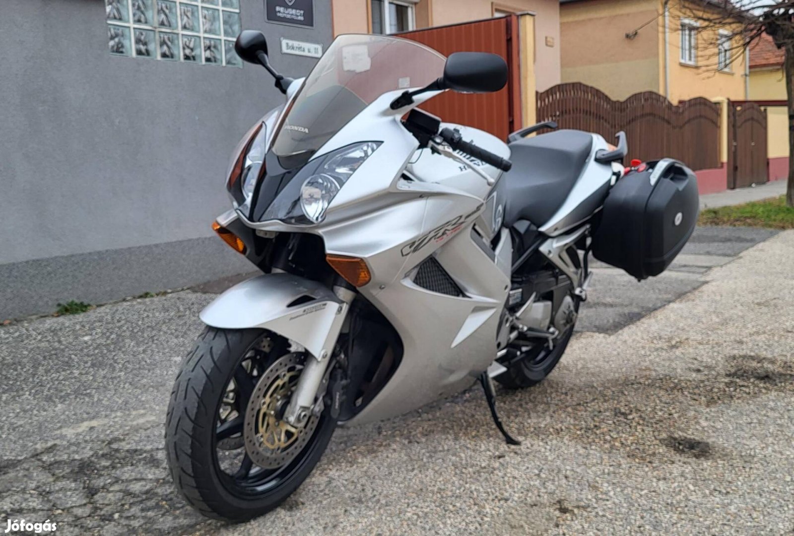 Honda VFR 800 .