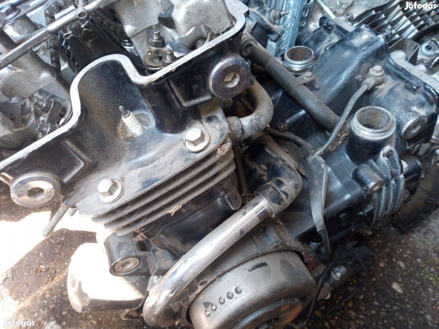 Honda VF 750 F alkatrész