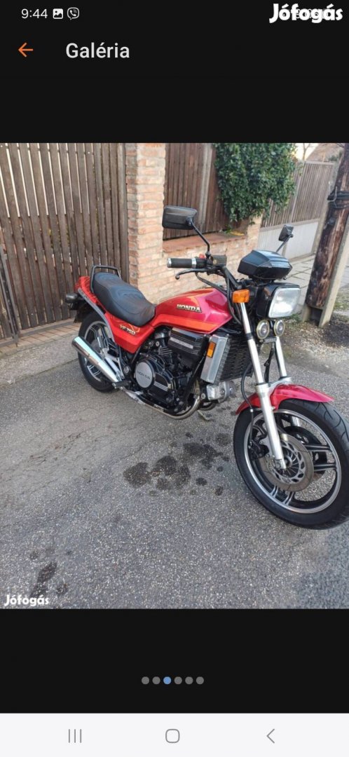 Honda VF 750 Sabre alkatrésznek.