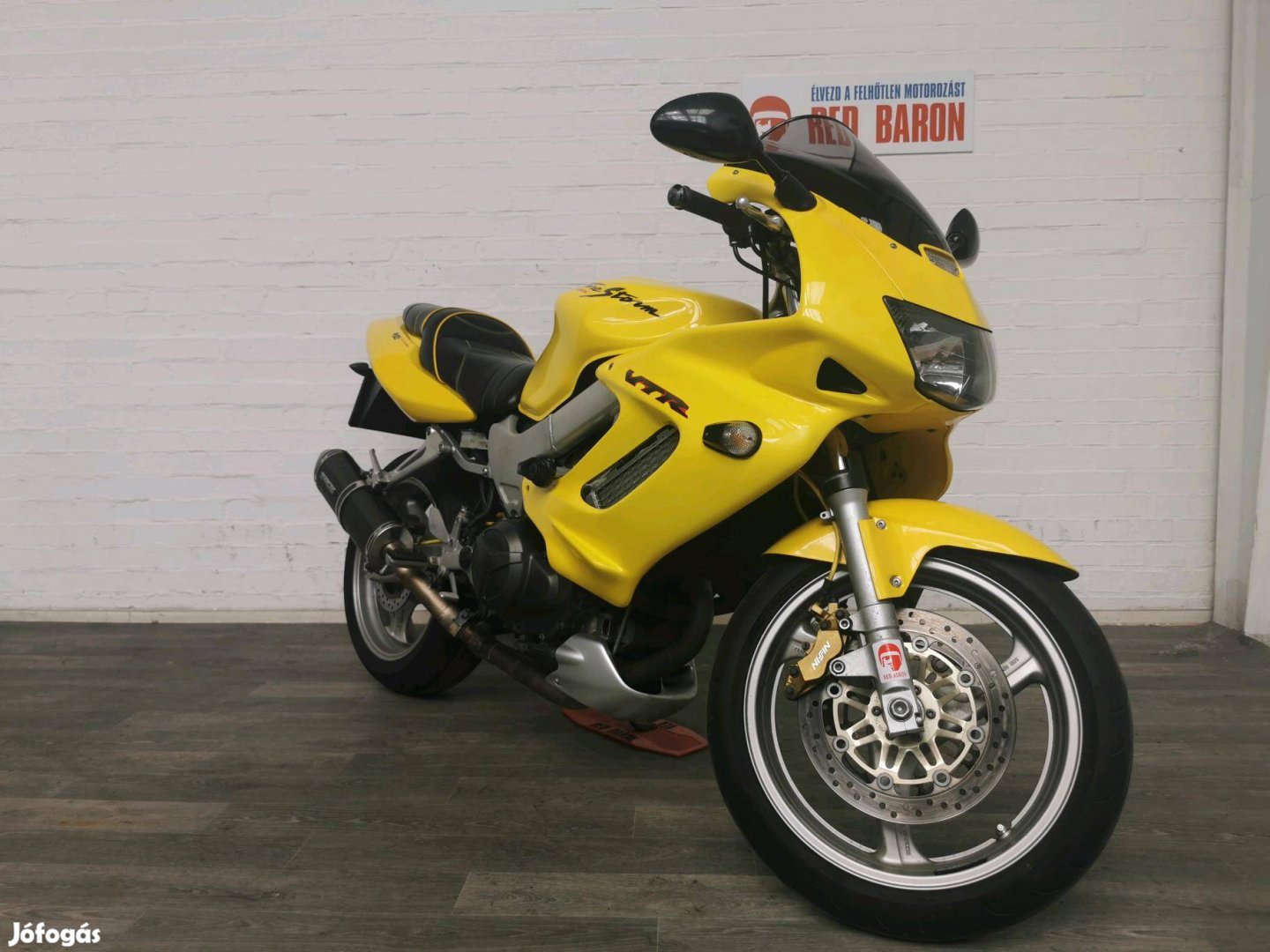 Honda VTR 1000 F Entry Bike! RED Baron Garanciá...
