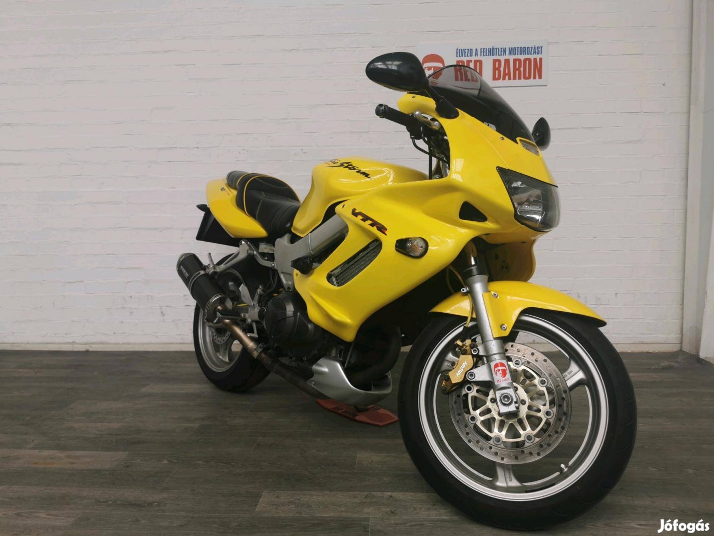 Honda VTR 1000 F Entry Bike! RED Baron Garanciá...