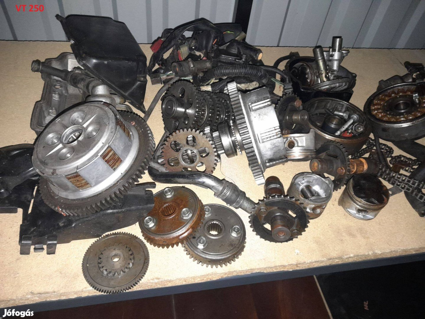 Honda VT 250 F alkatrész blokk alkatrészek