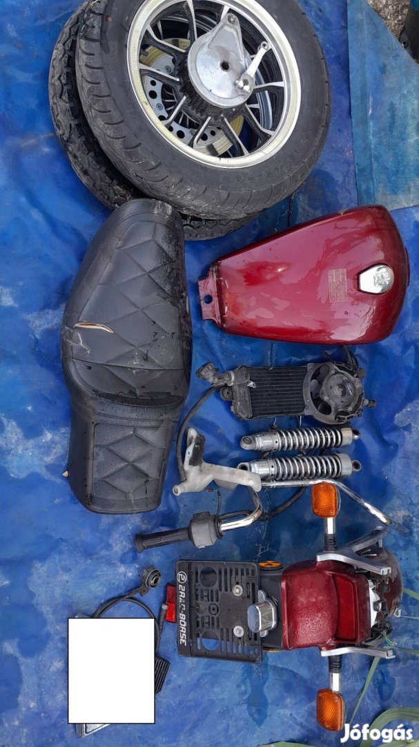 Honda VT 500 alkatrész , hűtő