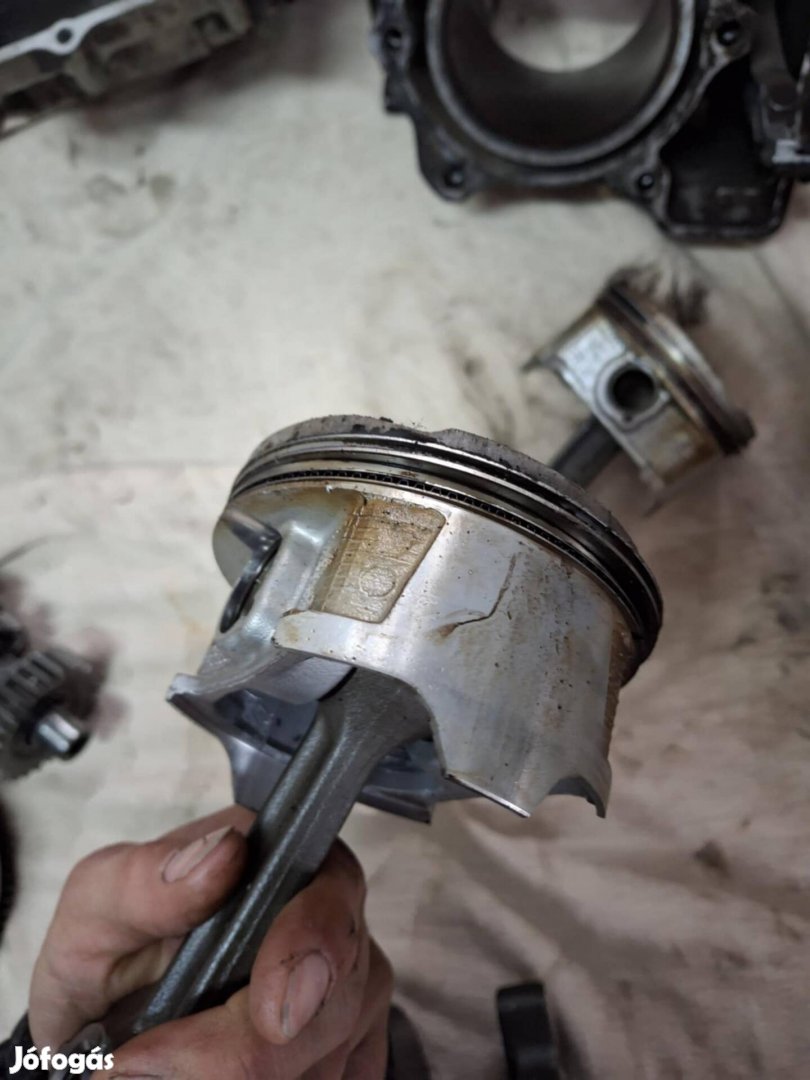 Honda Vtr 1000f henger blokköntveny és dugattyú 