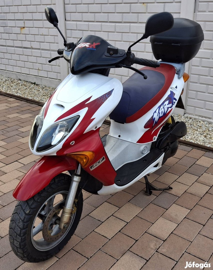 Honda X8R-X 50 Újszerű Gyári 7000km