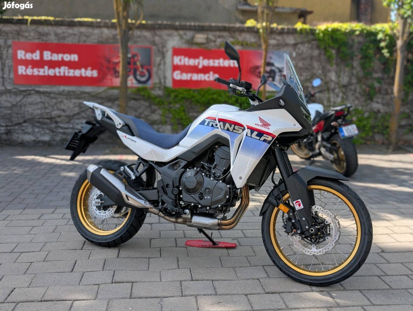 Honda XL 750 6 év kiterjesztett gyártói jótállá...