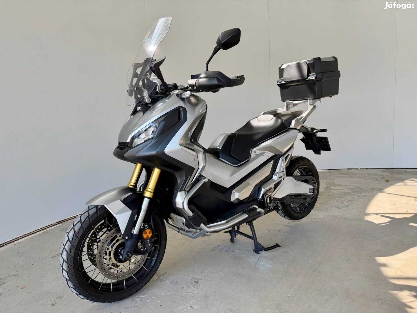 Honda X-ADV MO-i / SZ.könyv