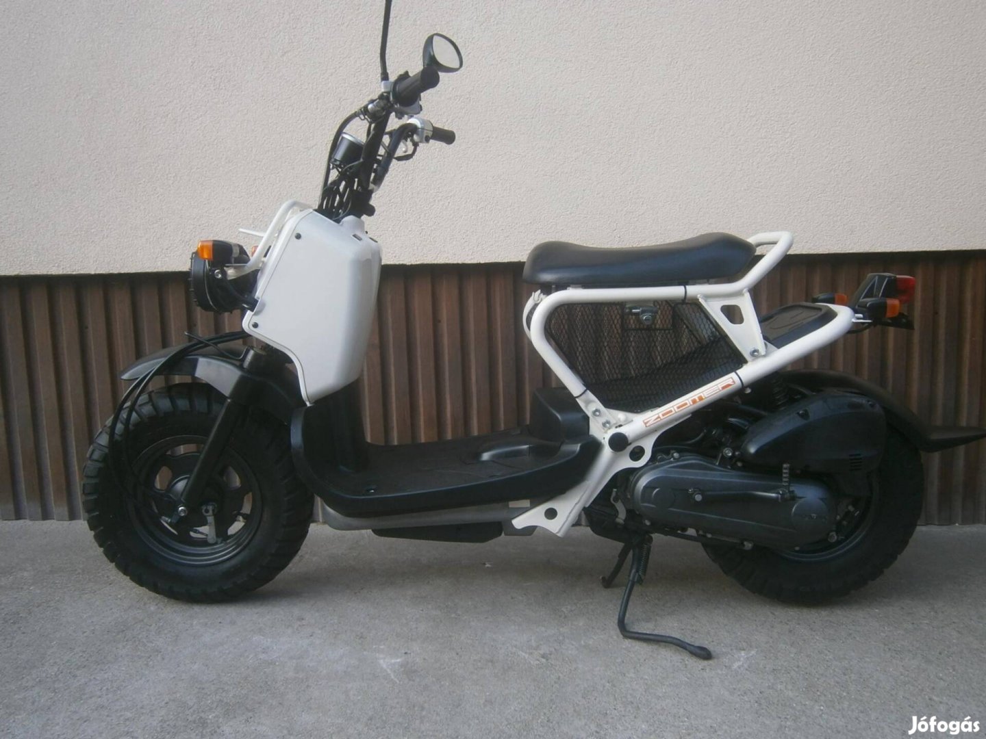 Honda Zoomer 4-T kitűnő gyári állapot házhoz is
